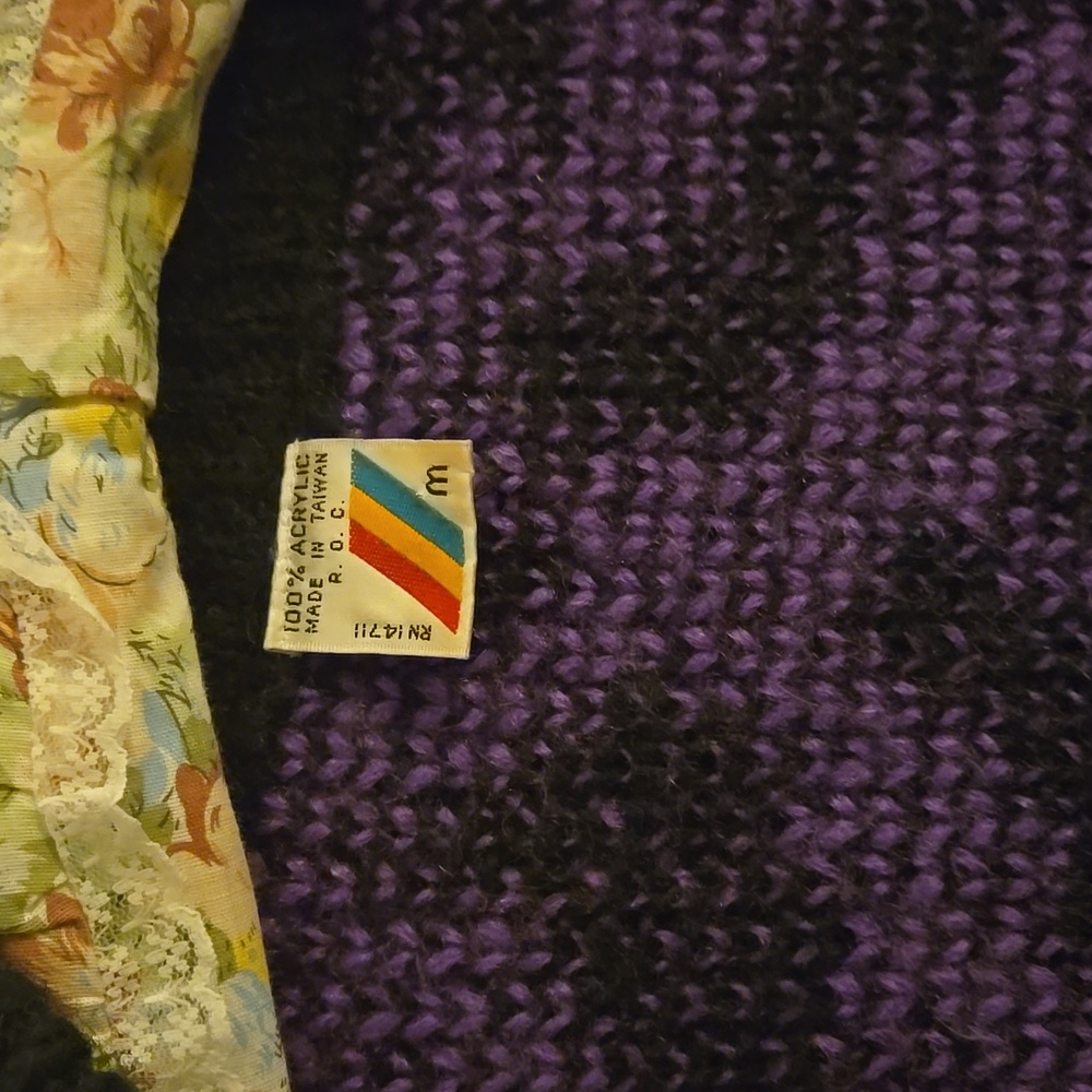 Vintage Purple and Black Sweater - Picture 3 of 4
